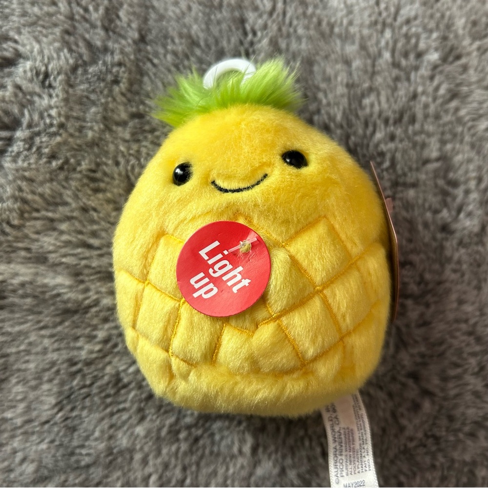 🍍 Pineapple 4” Plush Lights Up